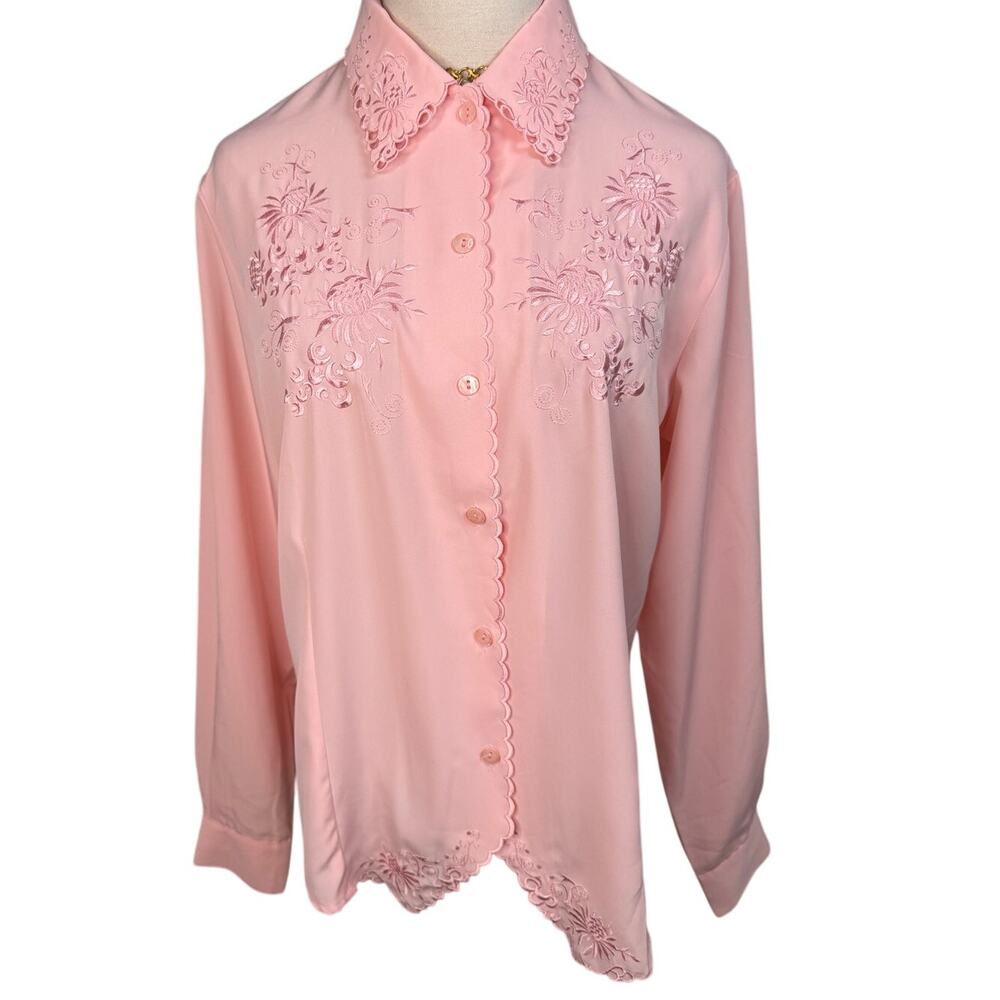Vintage Pink Floral Embroidered Scalloped Trim Button Front Blouse size Medium - Picture 4 of 12
